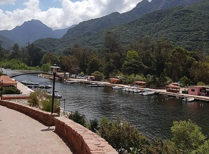מלון Le Monte Rosso Porto (Corsica)